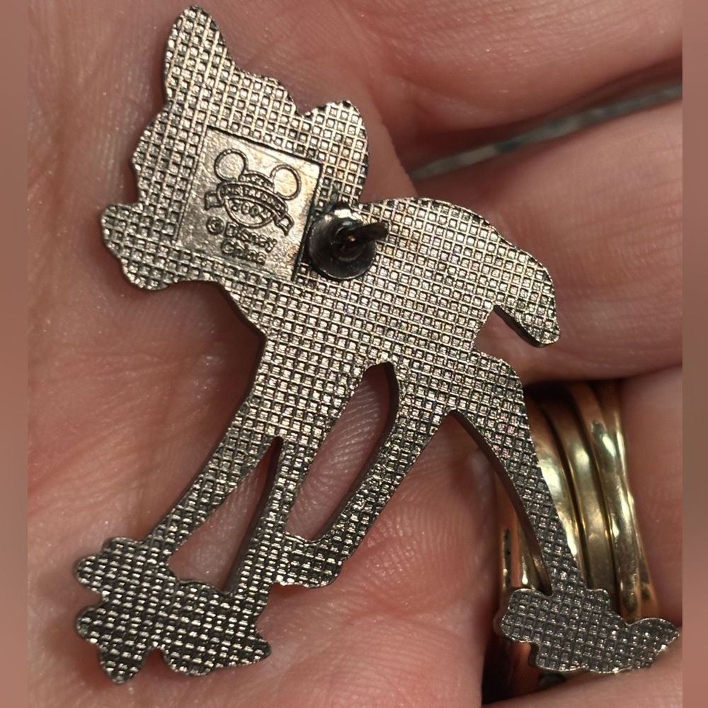 2004 Bambi on Flowers Disney Pin - Picture 2 of 4
